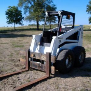 1981 Bobcat 825 Bobcat Forks 003.JPG