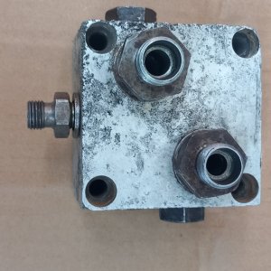 Valve Block Front .jpg