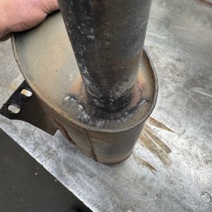 muffler crack.jpg